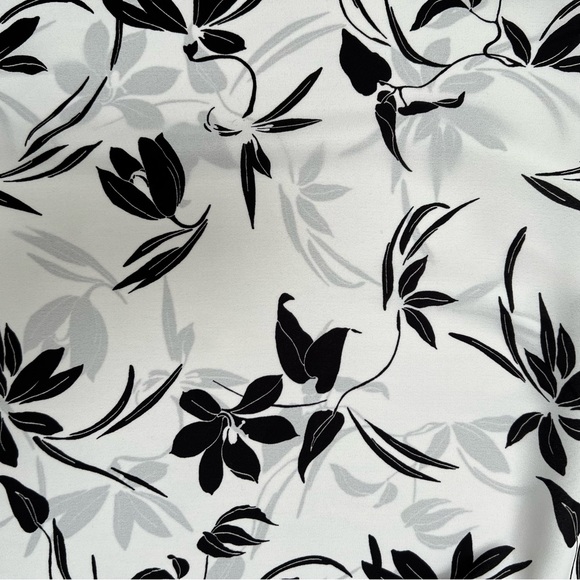 Banana Republic Floral Blouse - Picture 3 of 5